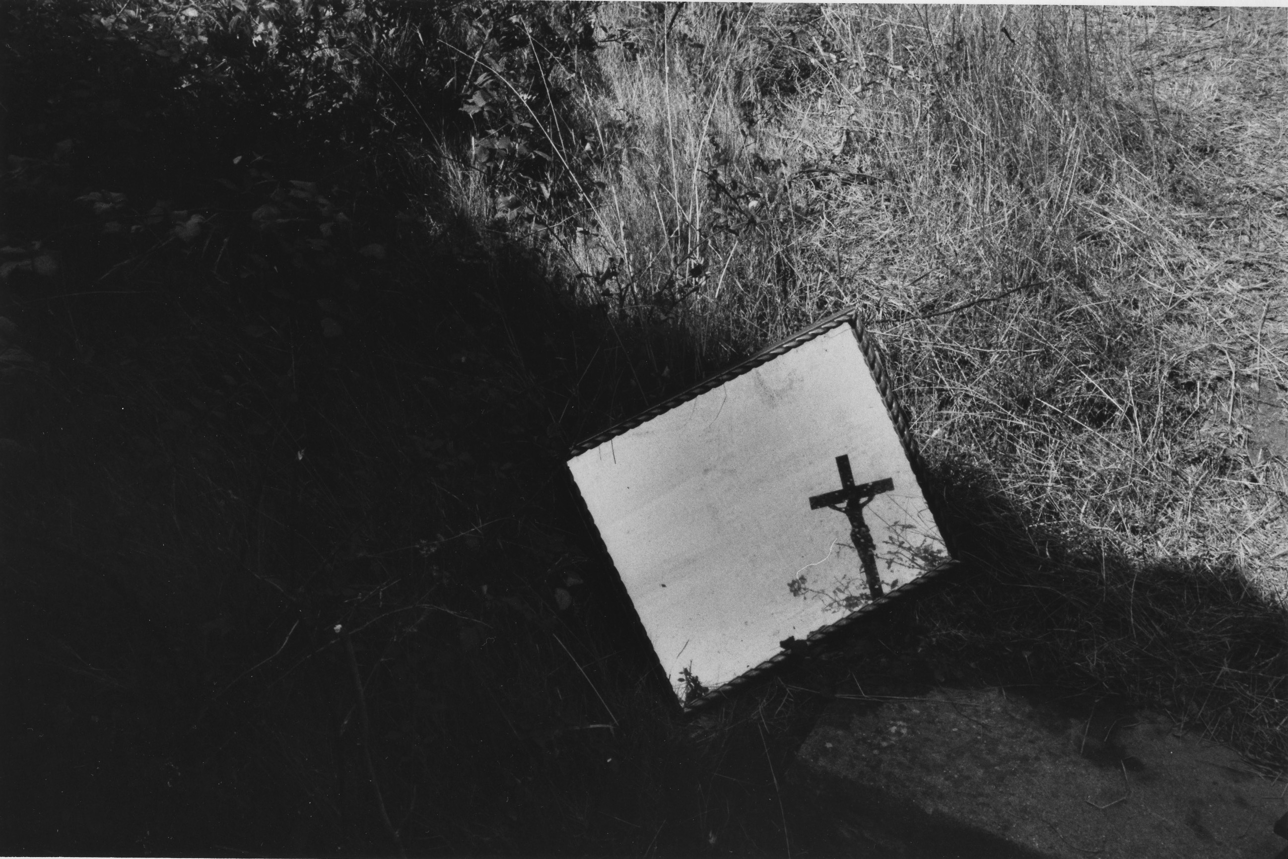 Reflet crucifix, n.d.