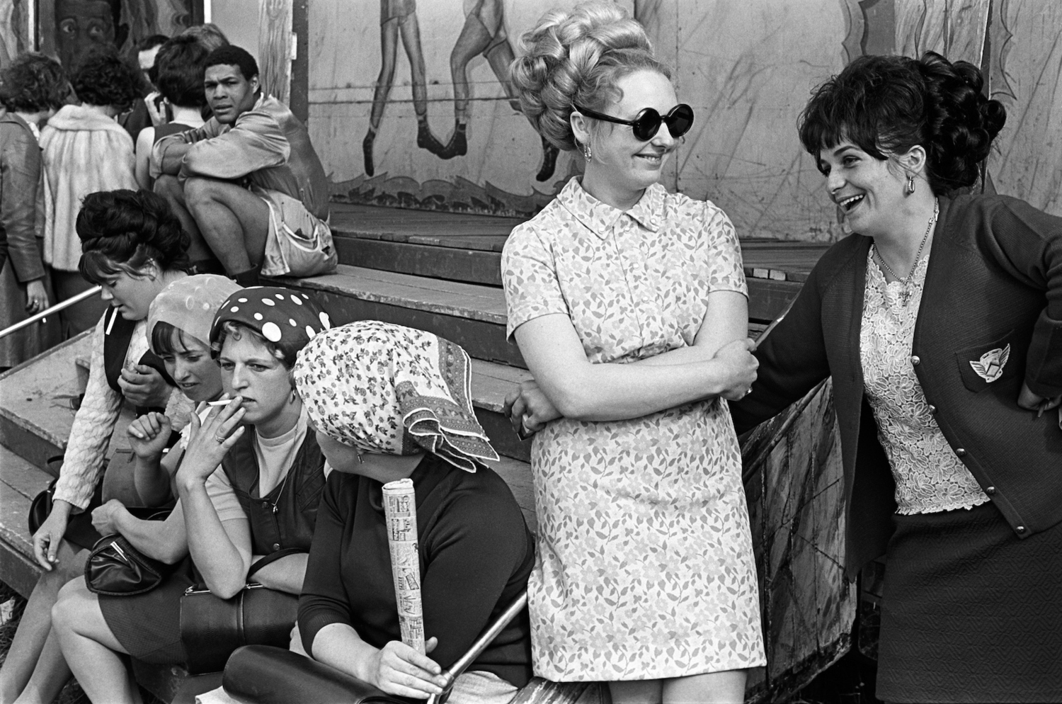 Gypsie women derby Epsom Downs Racecourse, fun fair on The Hill, 1969