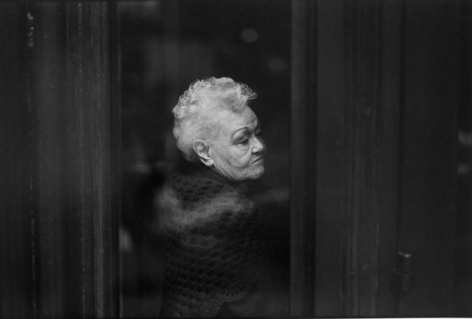 Woman waiting for a bus, Chicago, 1997
